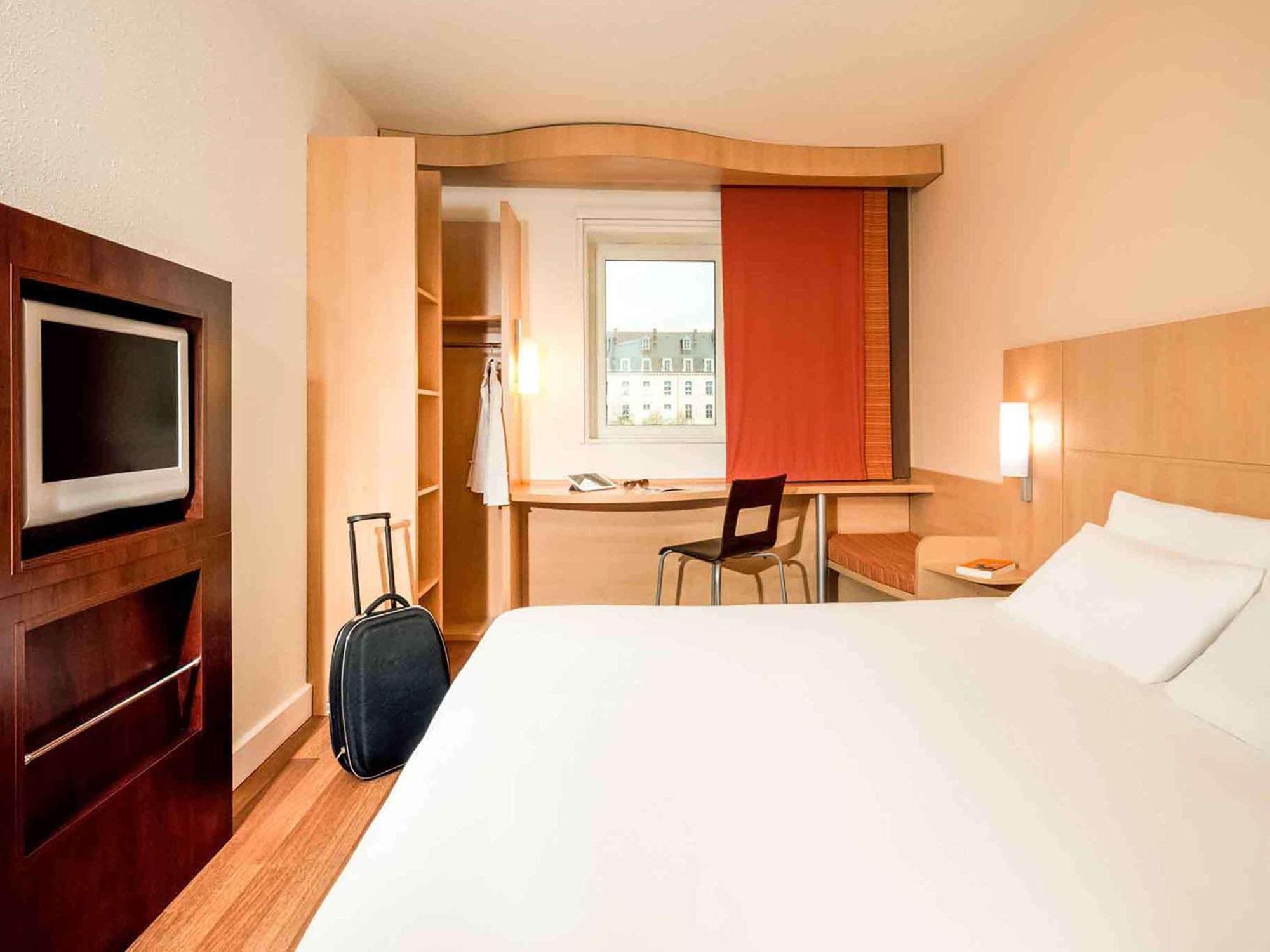Hotel Ibis Vitre Centre Exterior foto